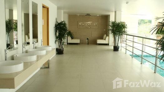 รูปถ่าย 1 of the Reception / Lobby Area at เดอะ เบย์คลิฟฟ์ เรสซิเดนซ์