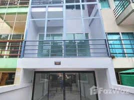 2 chambre Maison de ville for rent in Thaïlande, Nong Sarai, Pak Chong, Nakhon Ratchasima, Thaïlande