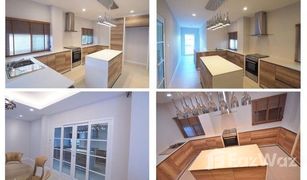 4 Bedrooms House for sale in Dokmai, Bangkok Ruanrom Housing