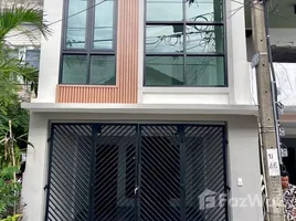 3 Bedroom Townhouse for sale in Bangkok, Bang Na, Bang Na, Bangkok