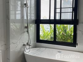 2 спален Кондо на продажу в Royal River Place, Bang Phongphang