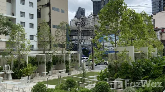 Fotos 5 of the Communal Garden Area at The Strand Thonglor