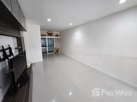 ทาวน์เฮ้าส์ 3 ห้องนอน ให้เช่า ในโครงการ บ้านกลางเมือง เอส-เซนส์ สาทร-ตากสิน 2, บางค้อ