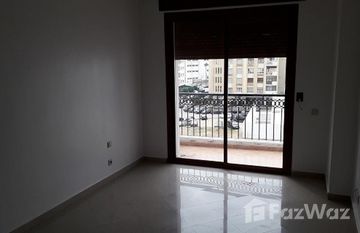 Bel appartement 3 chambres au quartier administratif in Na Charf, 앙인 테두아 안