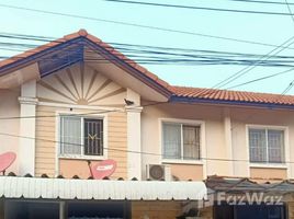3 Bedroom Townhouse for sale at Baan Pruksa 38 Chaiyapruk-Wongwaen, Sai Noi