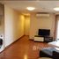 1 спален Кондо в аренду в Belle Grand Rama 9, Huai Khwang, Хуаи Кхщанг