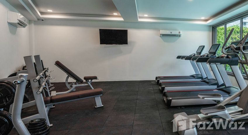Фото 1 of the Communal Gym at Arcadia Center Suites