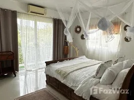 ทาวน์เฮ้าส์ 2 ห้องนอน ให้เช่า ในทำเล กะรน, ภูเก็ต, กะรน