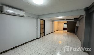 9 Bedrooms Whole Building for sale in Dao Khanong, Bangkok 