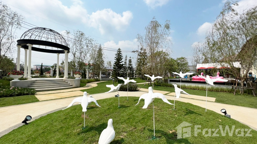 Photo 1 of the Jardin commun at Golden Town Future-Rangsit