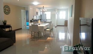 2 Bedrooms Condo for sale in Surasak, Pattaya Rama Harbour View