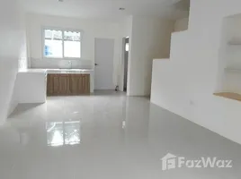 3 Habitación Adosado en venta en Lake Side Home Mabprachan, Pong