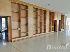 2,400 кв.м. Office for rent in Чонбури, Khlong Tamru, Mueang Chon Buri, Чонбури