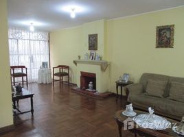 5 Habitación Casa en venta en Iglesia Sagrado Corazon, Santiago de Surco, Santiago de Surco