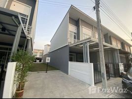 4 Bedroom Townhouse for sale at Q District Suksawat-Wongwaen Rama 3, Bang Chak, Phra Pradaeng, Samut Prakan