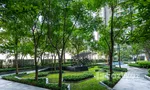 Communal Garden Area at Kensington Sukhumvit – Thepharak