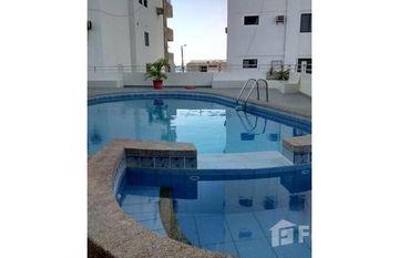 One block to the beach: in this San Lorenzo condo in Salinas, Санта Элена