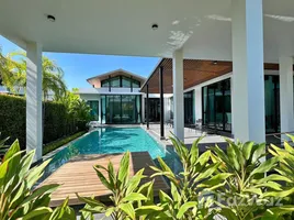 4 Schlafzimmer Villa zu vermieten im Nai Harn Baan Bua, Rawai, Phuket Town