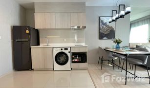 2 Bedrooms Condo for sale in Lumphini, Bangkok Life One Wireless