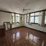 Rishi Court で賃貸用の 3 ベッドルーム アパート, Khlong Toei Nuea