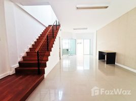 3 спален Таунхаус на продажу в Vista Avenue Petchkasem 81, Nong Khaem, Нонг Кхаем