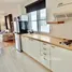 1 chambre Condominium à louer à , Bang Kapi, Huai Khwang, Bangkok, Thaïlande