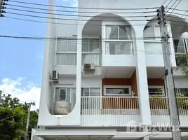 ทาวน์เฮ้าส์ 3 ห้องนอน ให้เช่า ในโครงการ โมโนทาว 3 สันผีเสื้อ, สันผีเสื้อ