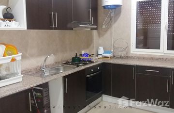 Location d appartement a Rahrah ,cuisine équipé, 3 CHAMBRES à COUCHER, salon moderne, salle à manger, 1 salles de bain, terrasse, climatisée. in Na Charf, タンガー・テトウアン