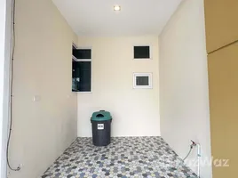 วิลล่า 3 ห้องนอน ให้เช่า ในโครงการ โกลเด้น ทาวน์ เฉลิมพระเกียรติ-สวนหลวง, ดอกไม้, ประเวศ