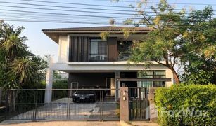 Дом, 3 спальни на продажу в Dokmai, Бангкок Manthana Onnut-Wongwaen 3