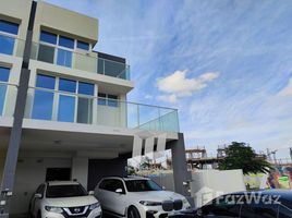 5 Bedroom Townhouse for sale at Amargo, Claret