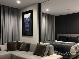 1 спален Квартира на продажу в The Room Sukhumvit 40, Phra Khanong, Кхлонг Тоеи