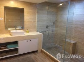 2 спален Квартира в аренду в Baan Sukhumvit 36, Khlong Tan