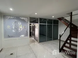 ทาวน์เฮ้าส์ 4 ห้องนอน ให้เช่า ในโครงการ หมู่บ้านพาราไดซ์วิลล่า, วัดท่าพระ, บางกอกใหญ่, กรุงเทพมหานคร, ไทย