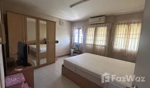 3 Schlafzimmern Reihenhaus zu verkaufen in Tha Raeng, Bangkok Baan Eaknakhon