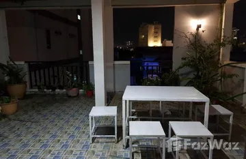 2beds penthouse rent 310$/m near 5 stars great duke hotel in Tuek Thla, Пном Пен