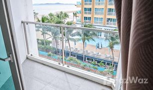 1 Schlafzimmer Wohnung zu verkaufen in Na Chom Thian, Pattaya Beachfront Jomtien Residence