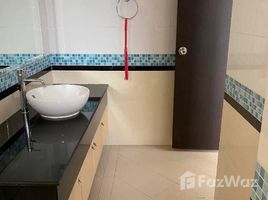 3 спален Кондо в аренду в Citi Smart Condominium, Khlong Toei