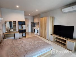 Studio Condo for rent at Life One Wireless, Lumphini