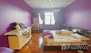 3 Bedrooms Townhouse for sale in Wat Tha Phra, Bangkok 