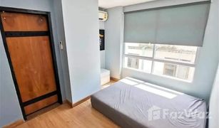 Кондо, 2 спальни на продажу в Bang Kho Laem, Бангкок August Condo Charoenkrung 80