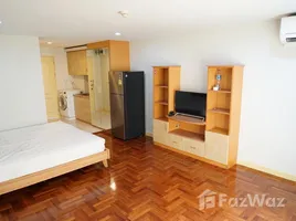 Studio Condo for rent at Silom Terrace, Si Lom