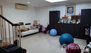 3 Schlafzimmern Reihenhaus zu verkaufen in Bang Chak, Bangkok Plus City Park Sukhumvit 101/1