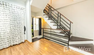 3 Bedrooms Townhouse for sale in Nong Khang Phlu, Bangkok Autumn Residence
