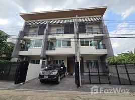 9 Bedroom Townhouse for rent in Bangkok, Lat Phrao, Lat Phrao, Bangkok