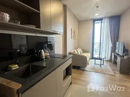 1 Schlafzimmer Appartement zu vermieten im Oka Haus, Khlong Tan