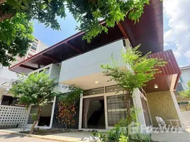 บ้านเดี่ยว 4 ห้องนอน ให้เช่า ในทำเล คลองเตยเหนือ, กรุงเทพมหานคร, คลองเตยเหนือ