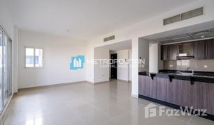 3 Schlafzimmern Appartement zu verkaufen in Al Reef Downtown, Abu Dhabi Tower 31