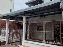 4 спален Таунхаус for sale in Лат Пхрао, Бангкок, Lat Phrao, Лат Пхрао