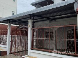 4 Bedroom Townhouse for sale in Huamum Market, Lat Phrao, Lat Phrao